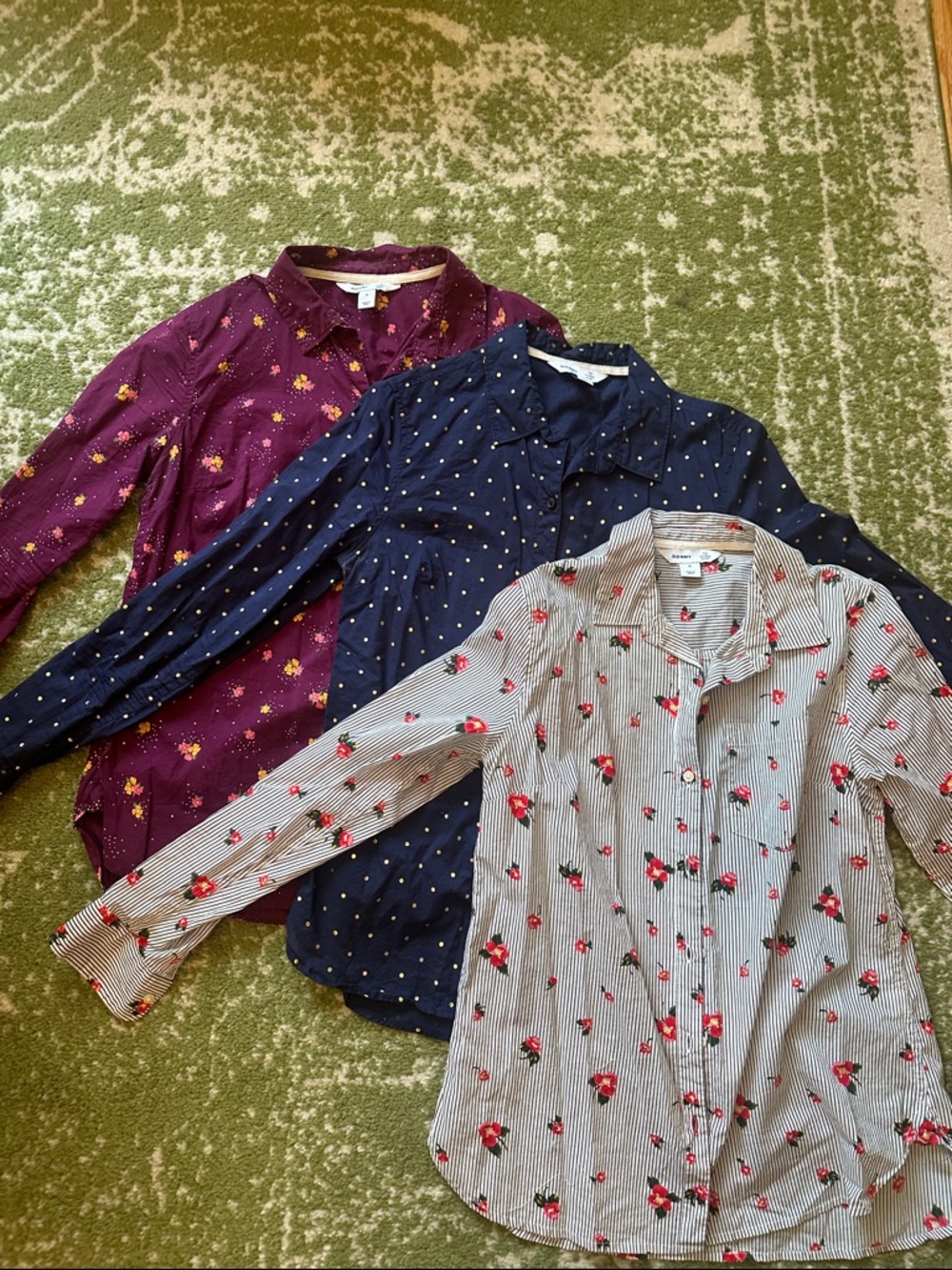 Lot of Old Navy Classic Button Down Shirts M